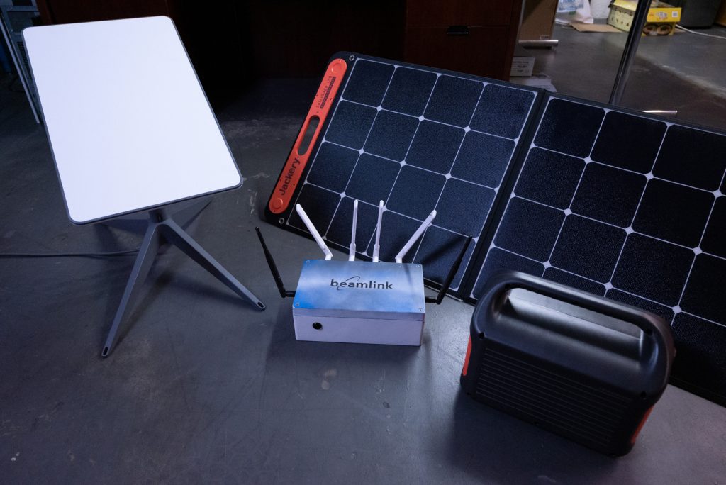 Beamlink's BentoCell device with accessories