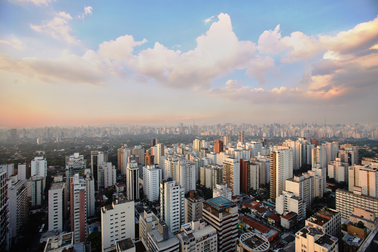 Customer Journeys to the Cloud with Cisco and Amazon Web Services (AWS)