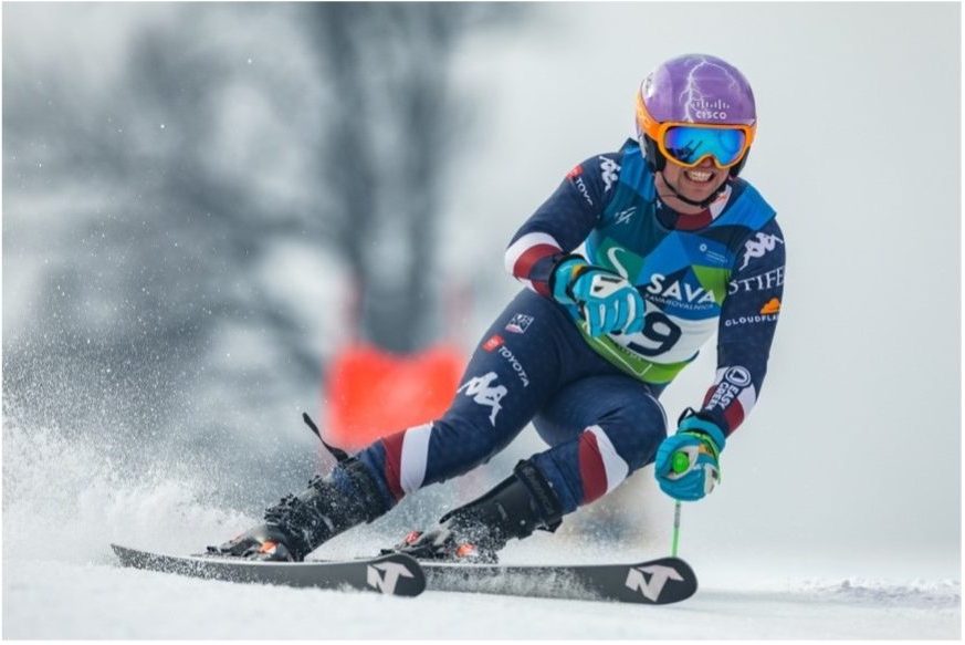Image of Paralympic athlete skiing