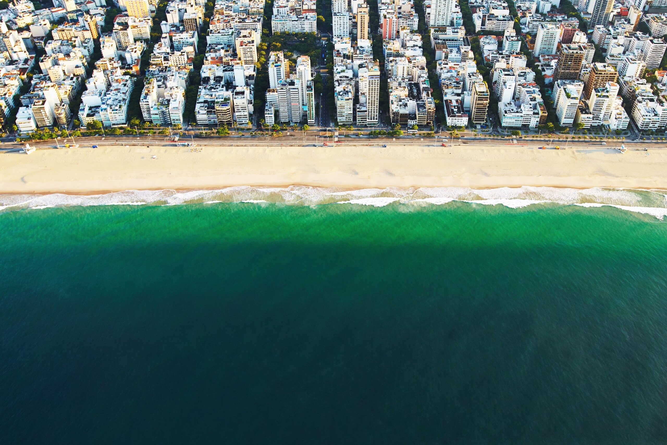 Powering the AI era: How wave energy can complement a 24/7 energy mix