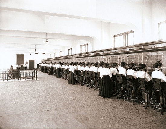Telephone_switchboard_ca__1914,_Salt_Lake_City