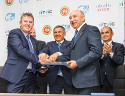 Chris Dedicoat with President Minnikhnaov & KFU President Gafurov