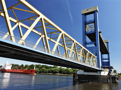 christian-ohde-kattwyk-bridge-in-hamburg