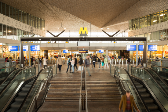 large space shopping small version